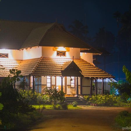 Rasa Gurukul Hotel Kizhake Chalakudi Exterior photo