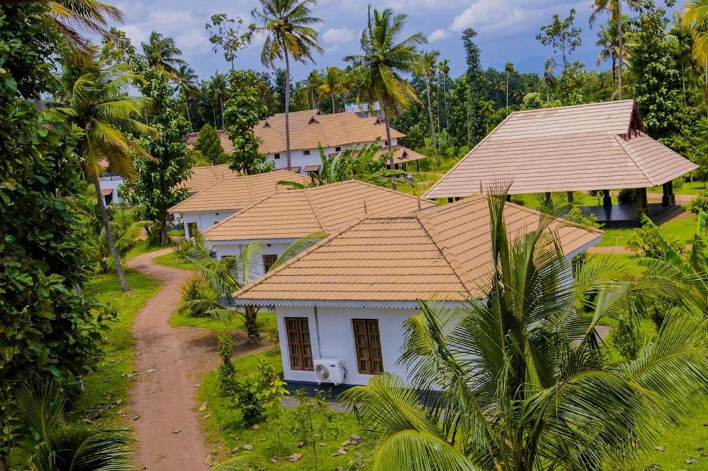 Rasa Gurukul Hotel Kizhake Chalakudi Exterior photo