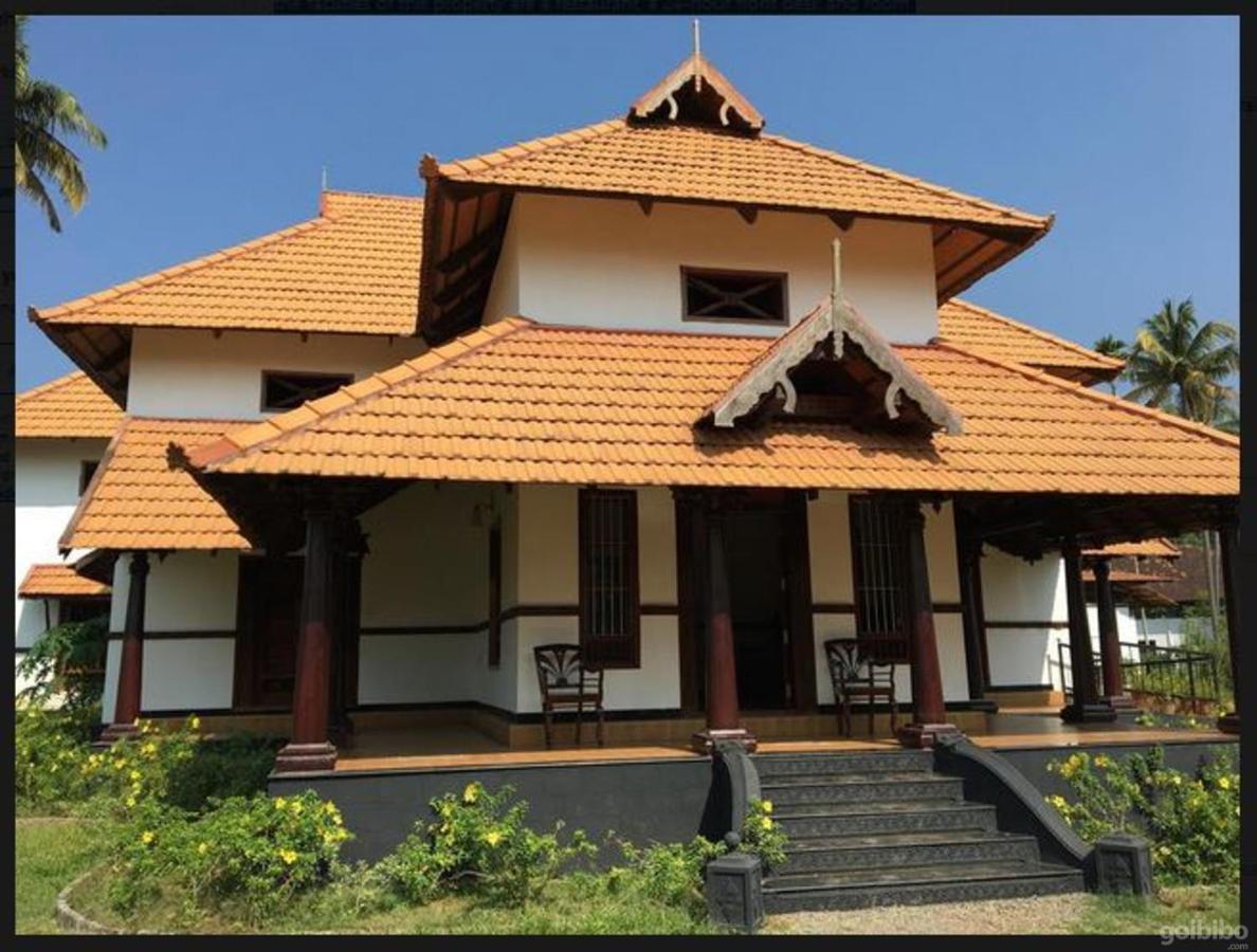 Rasa Gurukul Hotel Kizhake Chalakudi Exterior photo